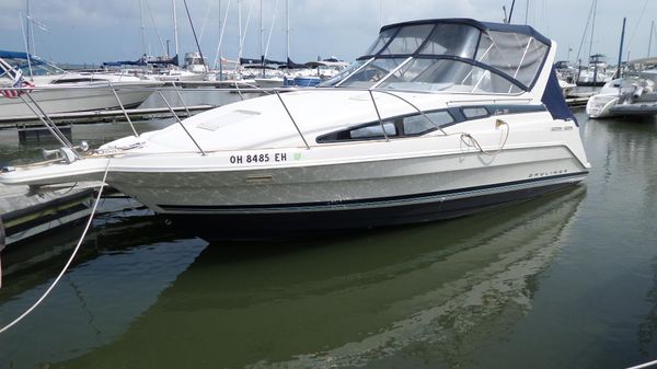 Bayliner 2855 express cruiser