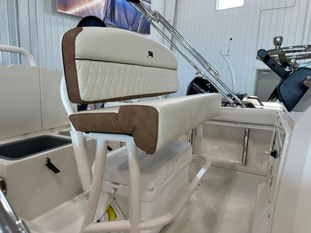 Stingray 173-CENTER-CONSOLE image