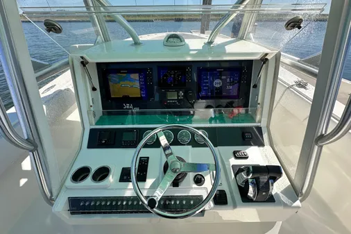 SeaVee 39B Center Console image