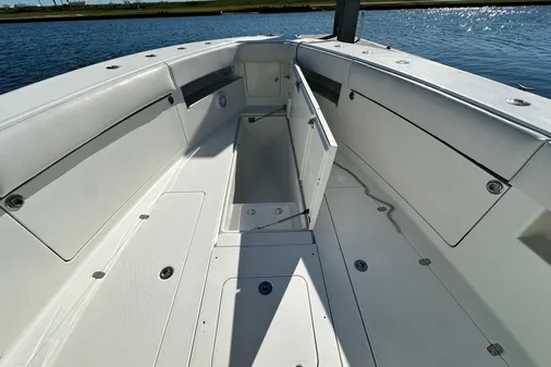 SeaVee 39B Center Console image