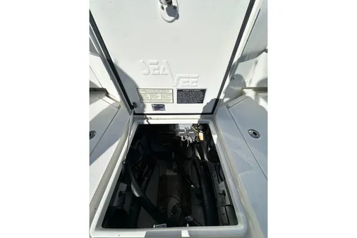 SeaVee 39B Center Console image