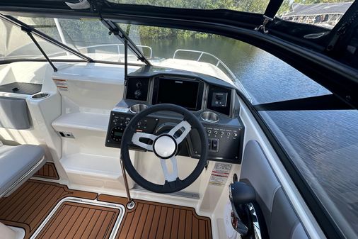 Bayliner VR6-CUDDY image