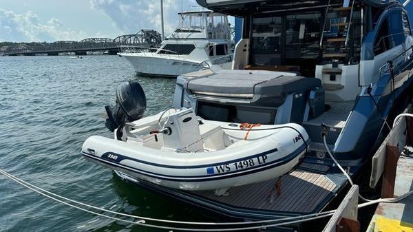 AB Inflatables Mares 11 