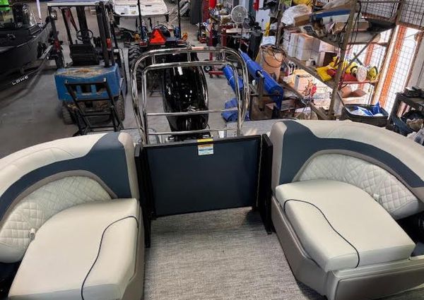 Godfrey SWEETWATER-2286QS-QUAD-SEATING-FULL-TRITOON image