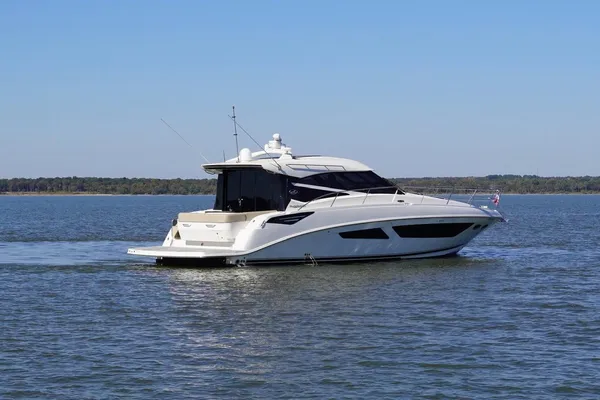 Sea Ray 470 Sundancer image