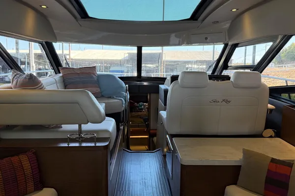 Sea Ray 470 Sundancer image