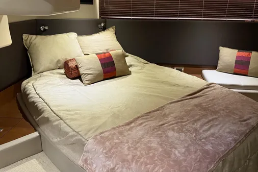 Sea Ray 470 Sundancer image