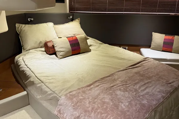 Sea Ray 470 Sundancer image