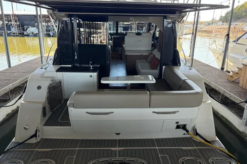 Sea Ray 470 Sundancer image