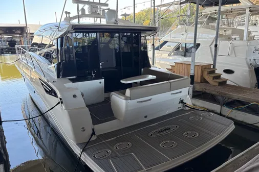 Sea Ray 470 Sundancer image