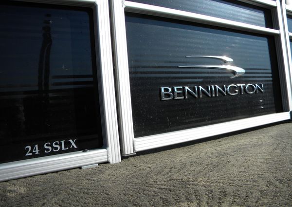 Bennington 24SSLX image