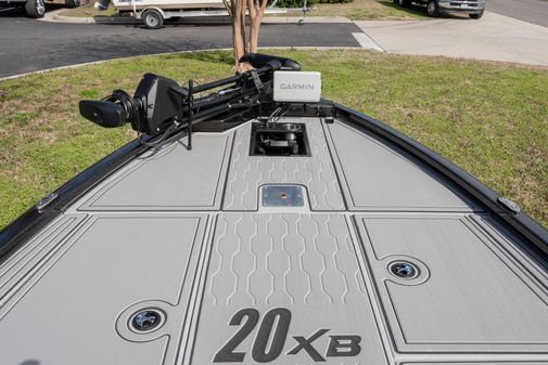 Avid 20XB Bass Boat image