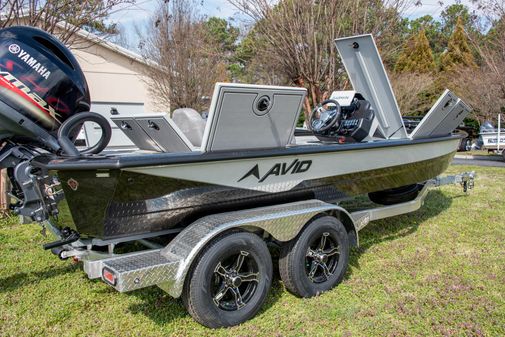 Avid 20XB Bass Boat image
