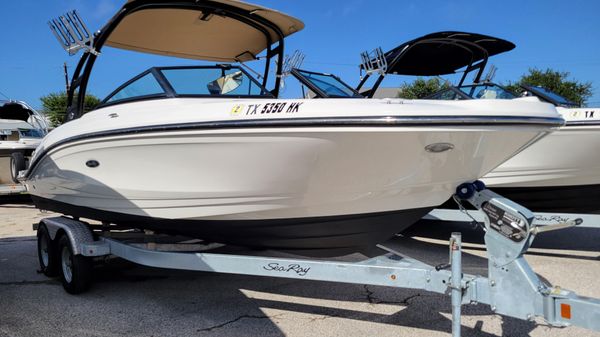 Sea Ray 210 SPX