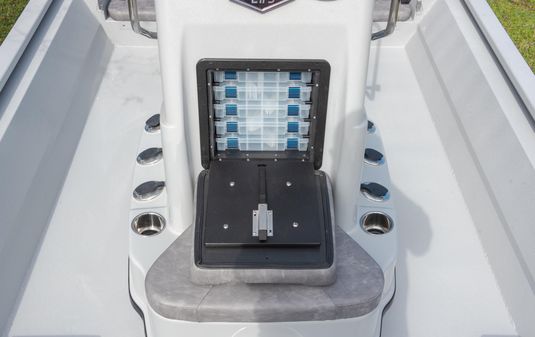 Avid 21FS Bay Boat image