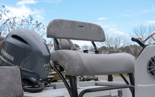 Avid 21FS Bay Boat image