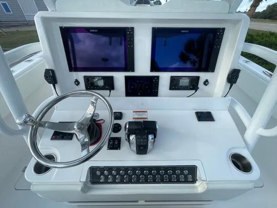 Invincible 33 CAT image