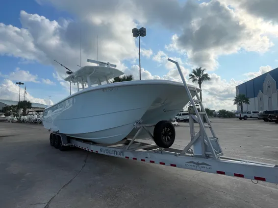 Invincible 33 CAT image