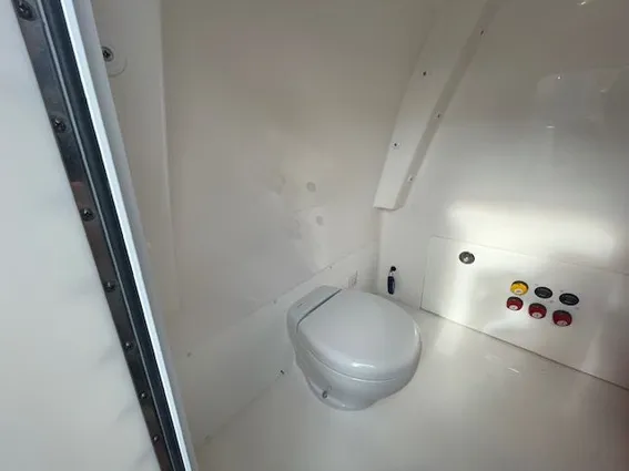 Invincible 33 CAT image