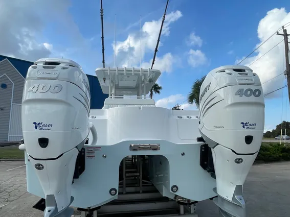 Invincible 33 CAT image