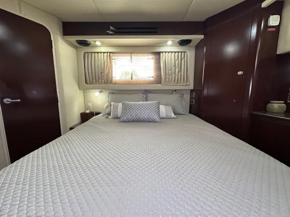 Sea Ray 40 Motor Yacht image