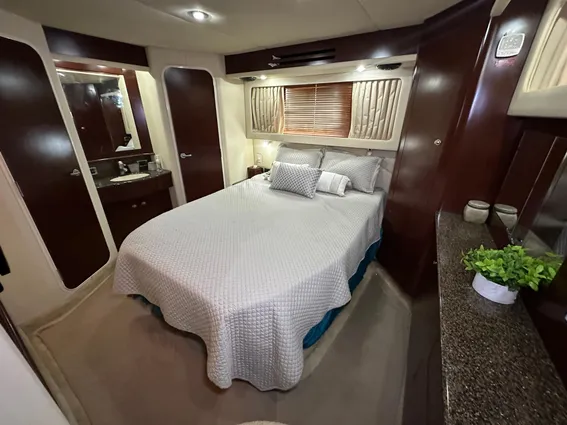 Sea Ray 40 Motor Yacht image