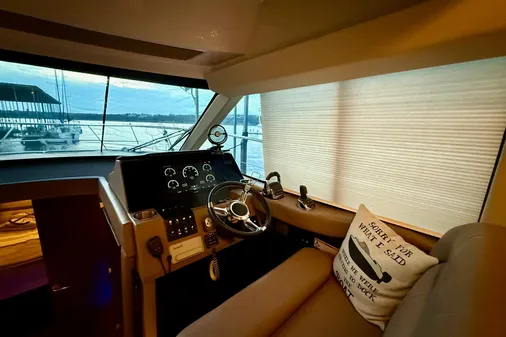 Regal 42 Grande Coupe image