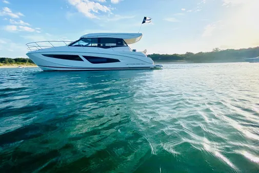 Regal 42 Grande Coupe image