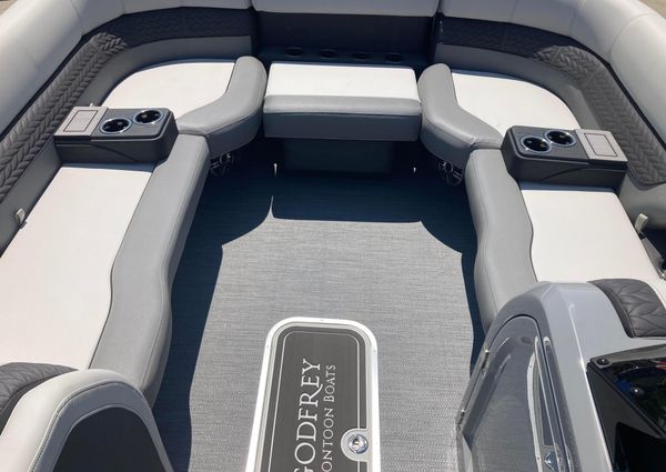 Godfrey MONACO-255QSB-QUAD-SEAT-TRIPLETOON image