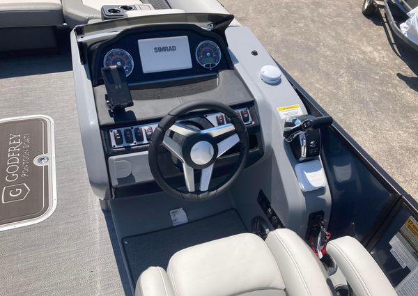 Godfrey MONACO-255QSB-QUAD-SEAT-TRIPLETOON image