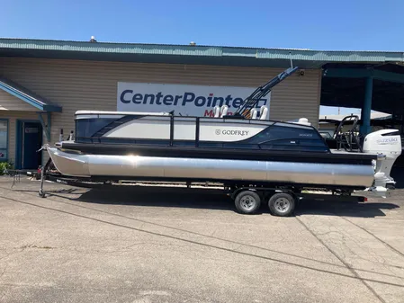 Godfrey Monaco 255QSB Quad Seat TRIPLETOON 