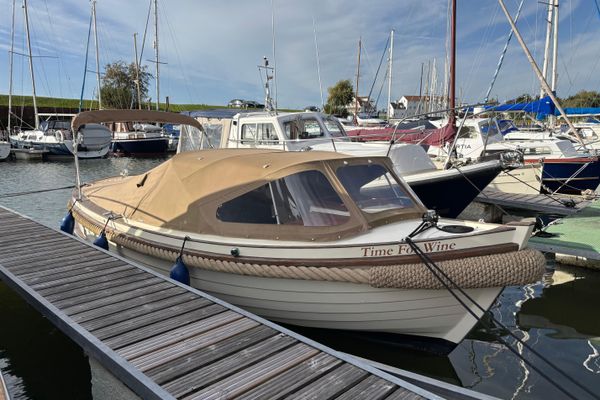 Interboat 750 - main image