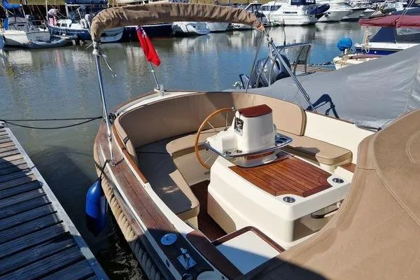 Interboat 750 image