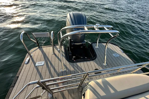 Starcraft RX-25-Q-DC image