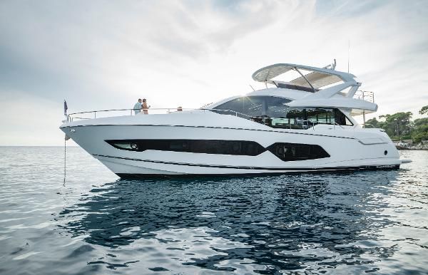 2023 Sunseeker 76 Yacht