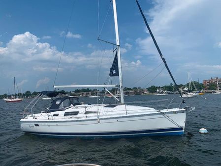 Hunter 33 image