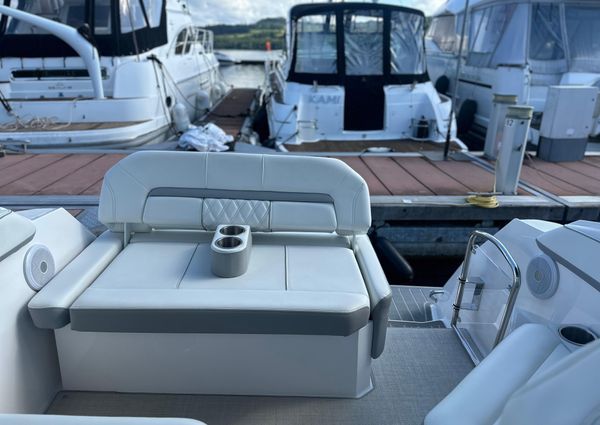 Regal 26-EXPRESS image