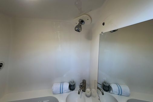 Regal 26-EXPRESS image