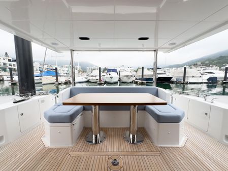 Azimut 60 image