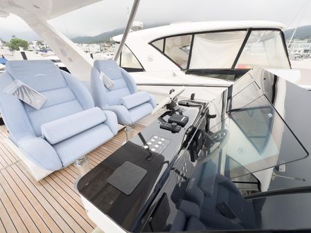 Azimut 60 image