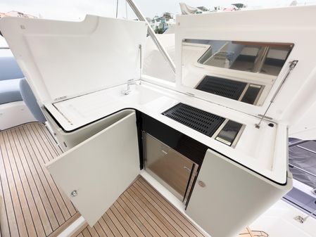 Azimut 60 image