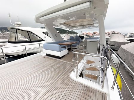 Azimut 60 image