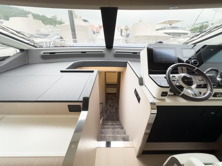 Azimut 60 image