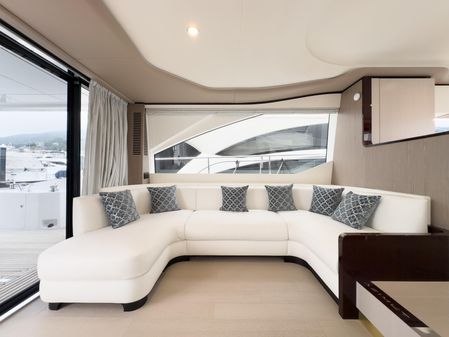 Azimut 60 image