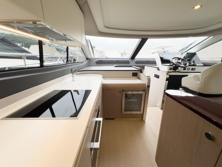 Azimut 60 image