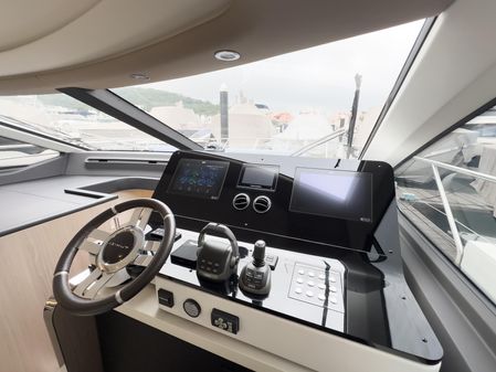 Azimut 60 image