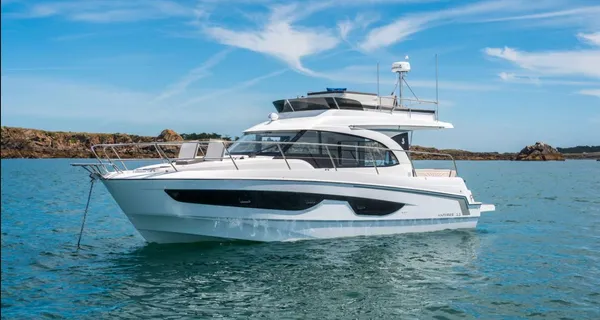 Beneteau Antares 11 Fly 