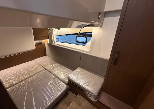 Beneteau ANTARES-11-FLY image