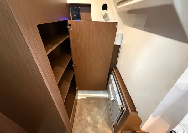 Beneteau ANTARES-11-FLY image