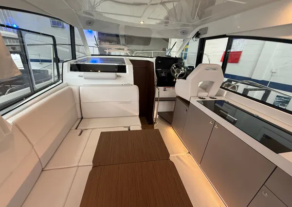 Beneteau ANTARES-11-FLY image